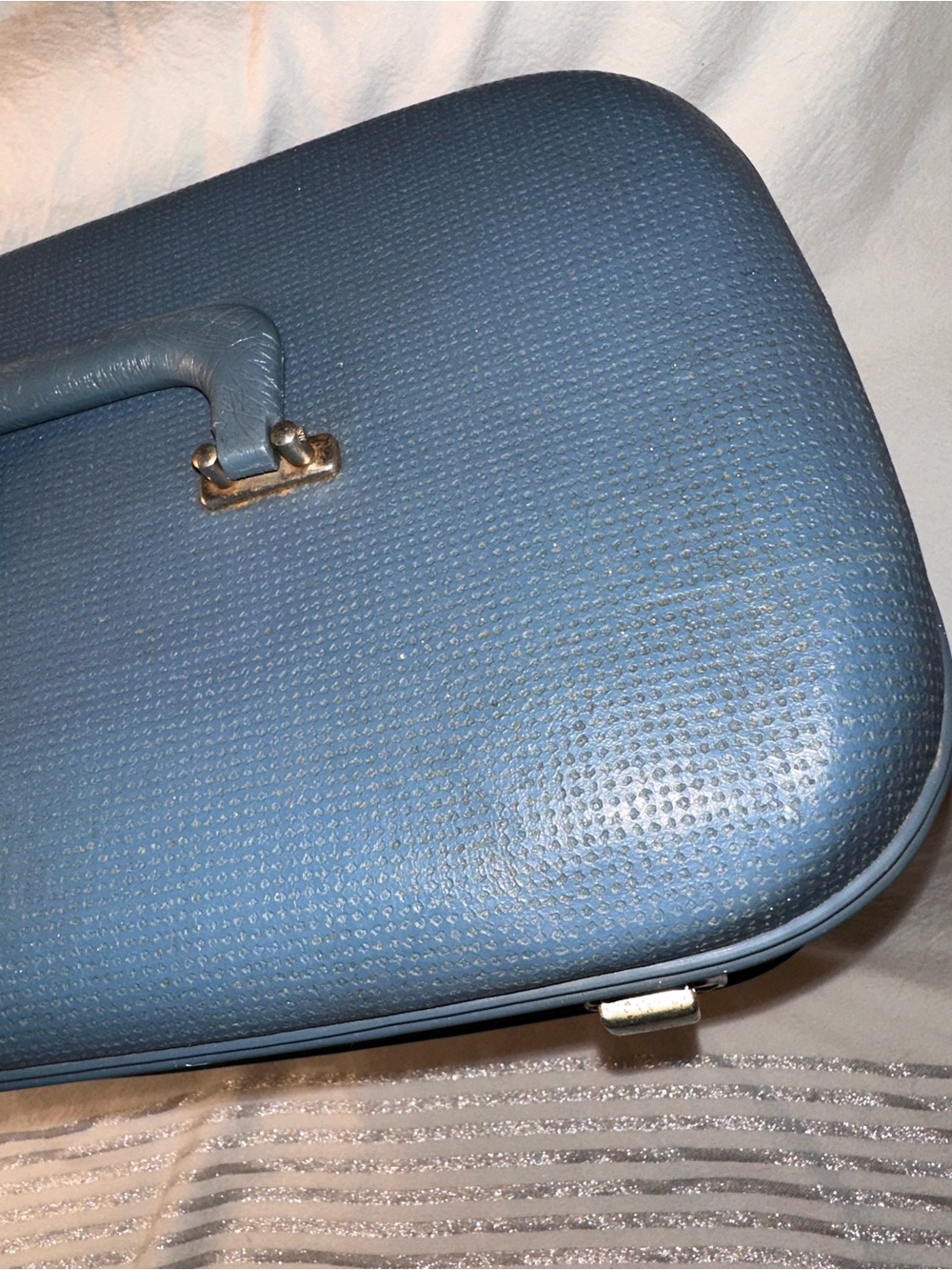 Vintage Blue Train Case Cosmetic Makeup Box-Rough Shape Inside - Picture 8 of 16